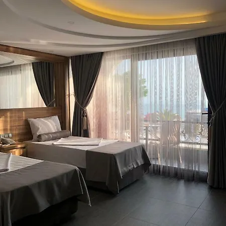 Hotel Grand Vuslat *